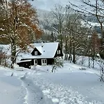 Chaloupka Dvě Sestry